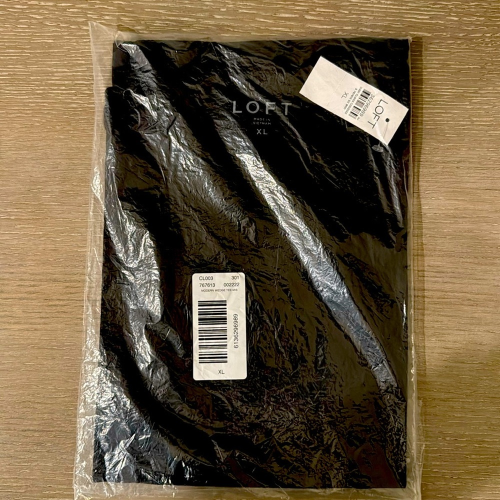 NWT Loft Modern Wedge Tee, Black XL